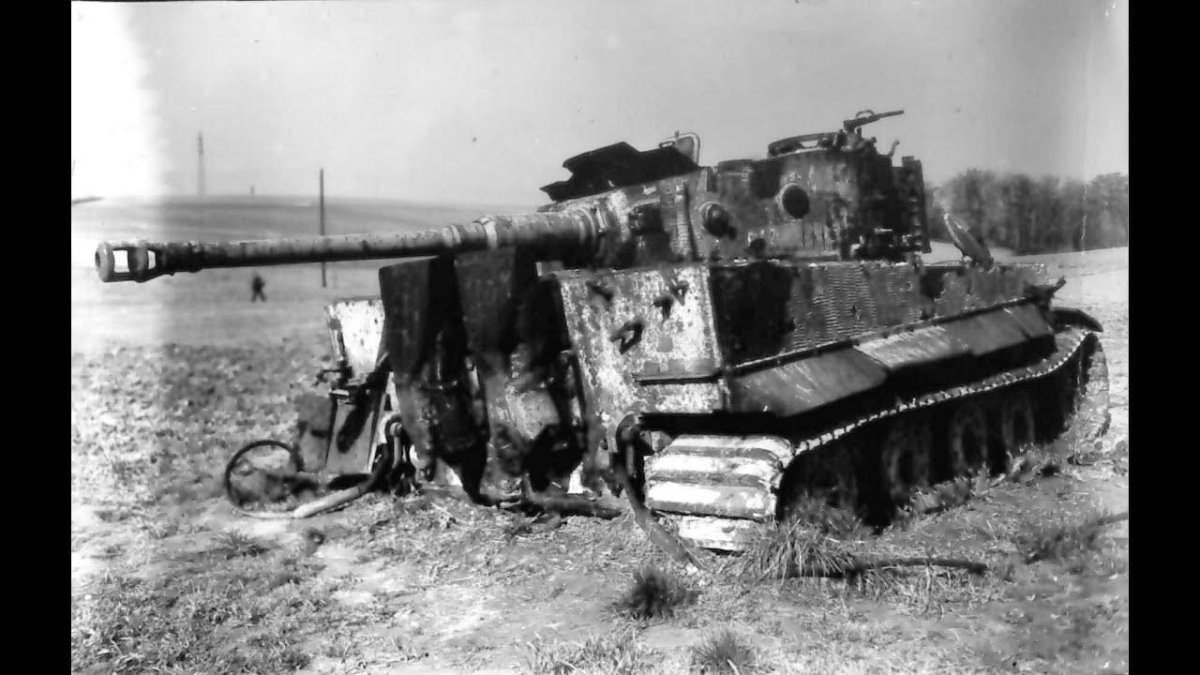 Подбитый немецкий танк тигр
