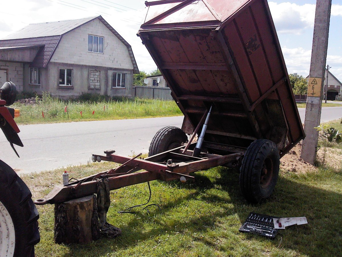 Самосвальный прицеп для трактора т 25
