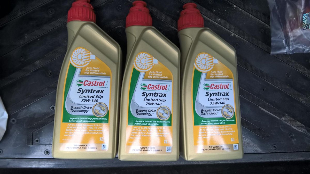 Масло кастрол в задний мост 75 140