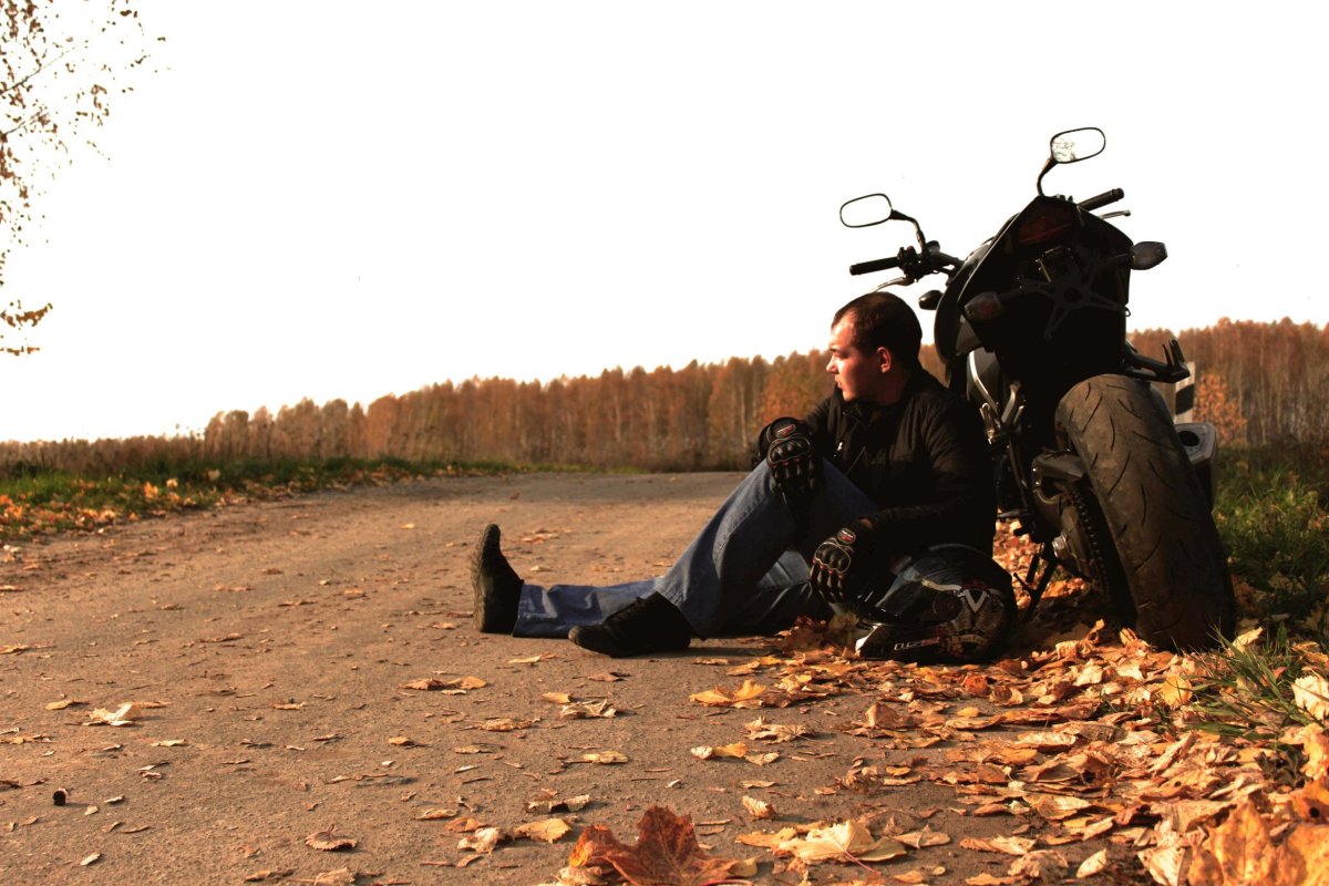 Мужчина на мотоцикле