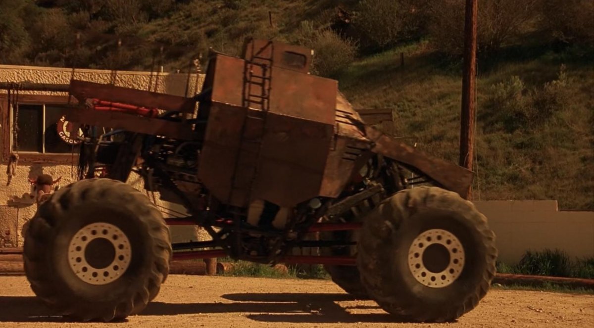 Дорожное чудовище фильм 2003