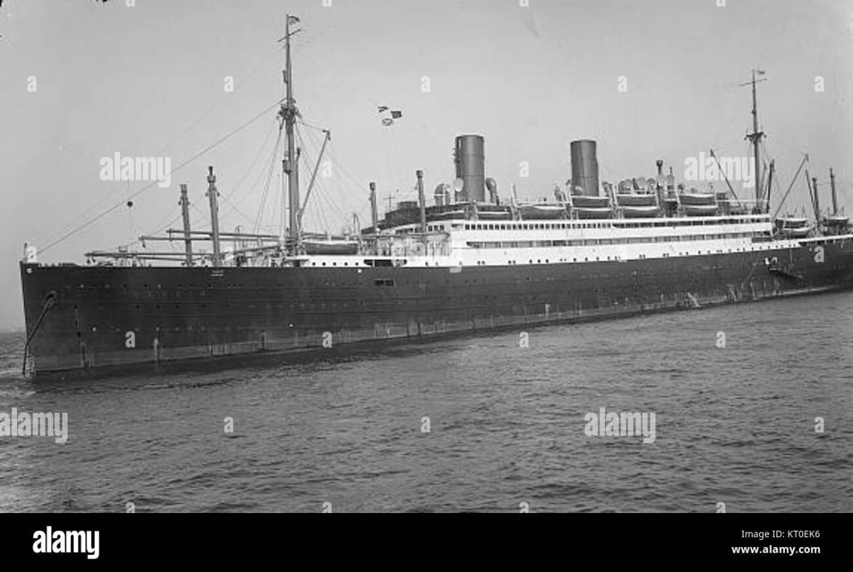 Теплоход Берлин Адмирал Нахимов