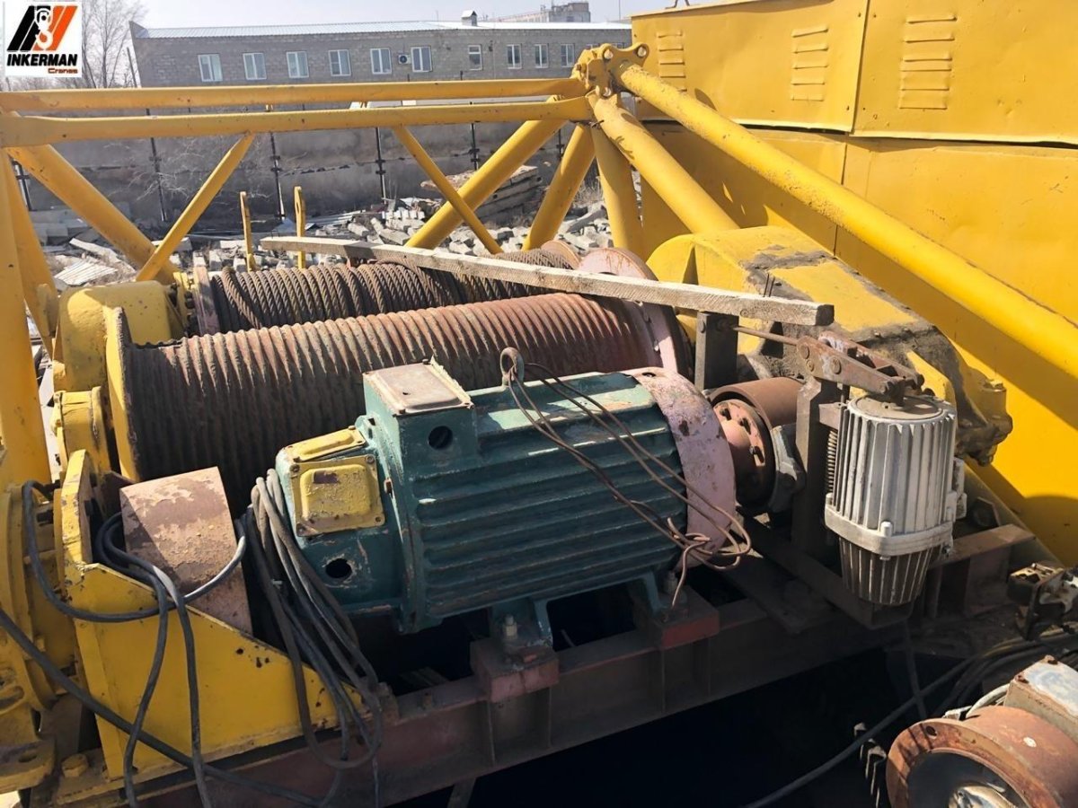 Грузовая лебедка башенного крана КБ-403