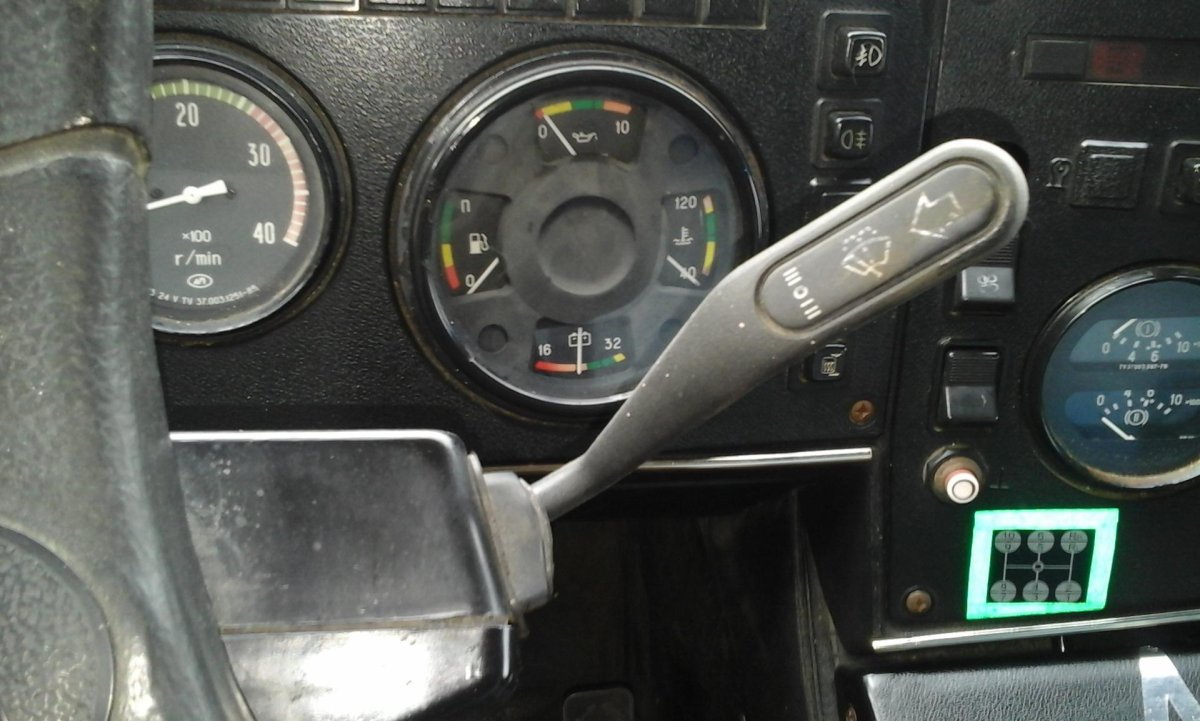 МАЗ самосвал6501с9 переключение передач