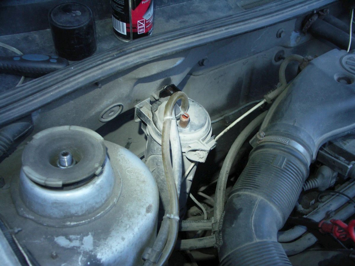 Гольф 3 адсорбер как убрать