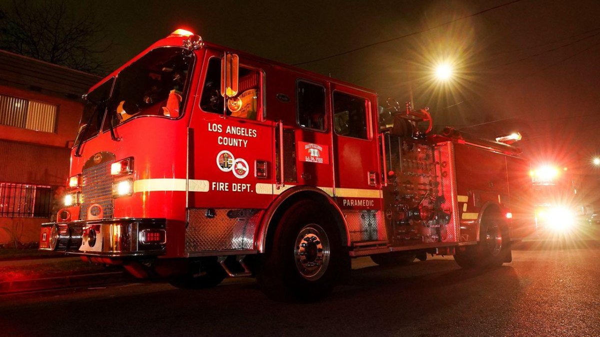 Пожарная машина огонь