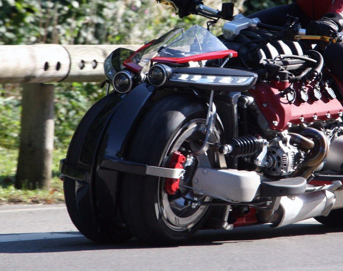 Lazareth lm847 — 4-колесный мотоцикл