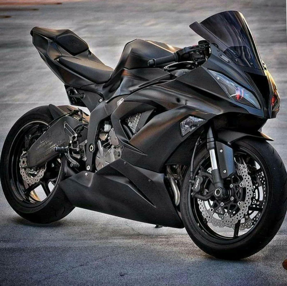 Спортбайк Ямаха Кавасаки