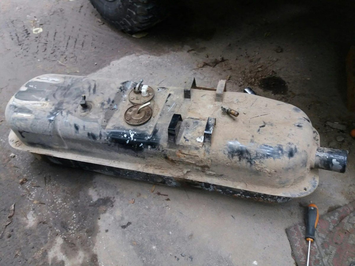 Левый бак УАЗ Патриот