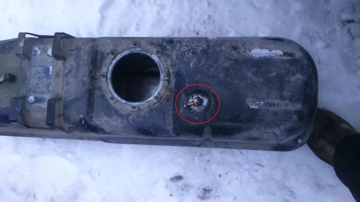 Правый бак УАЗ Патриот