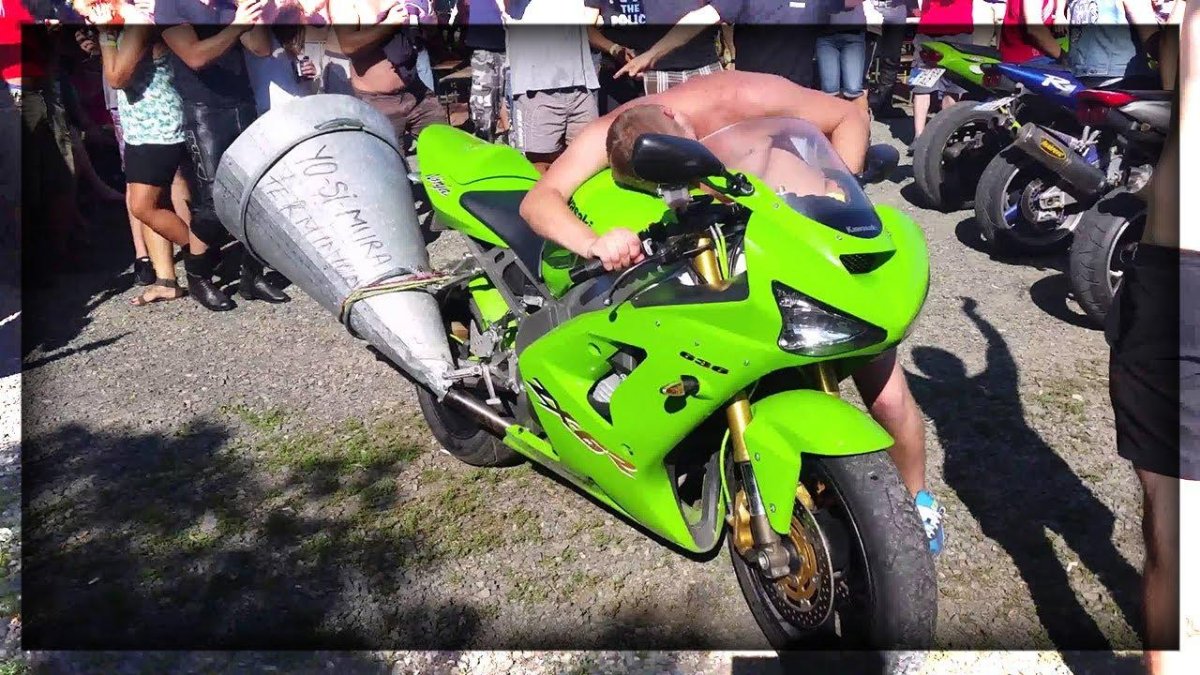 Громкий мотоцикл