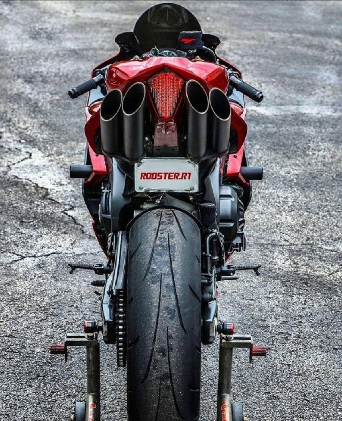 Мотоциклы с выхлопом под сиденьем