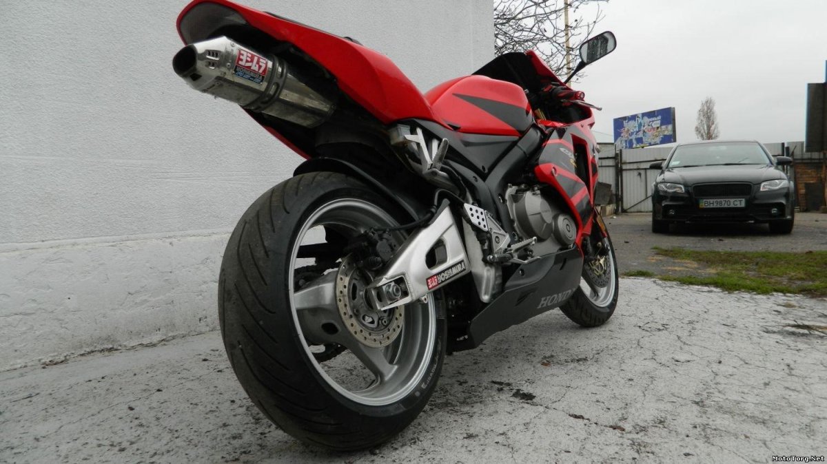 Глушитель на Honda CBR 1000 F