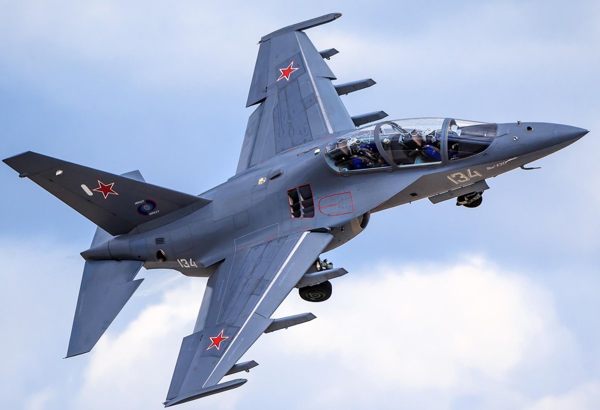 Самолет як 130 ВВС России