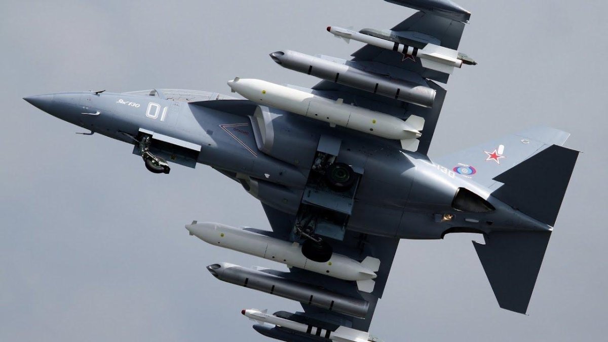 Учебно-боевой самолет як-130