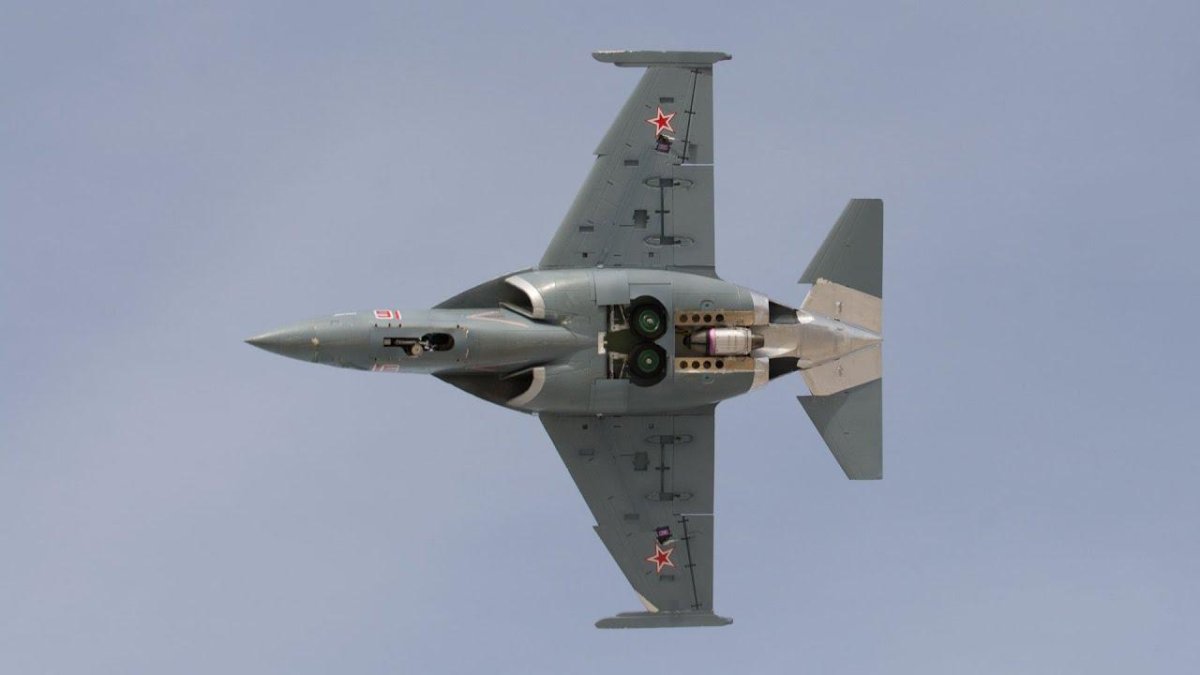 Як 130 сверхзвуковой