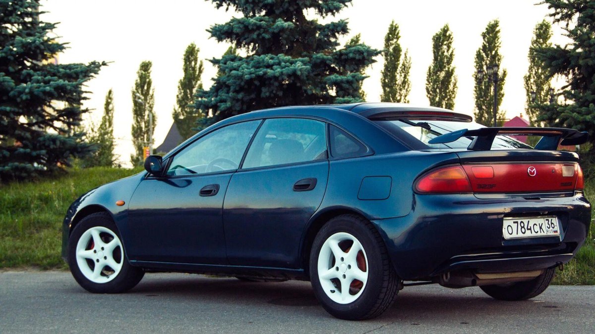 Mazda 323