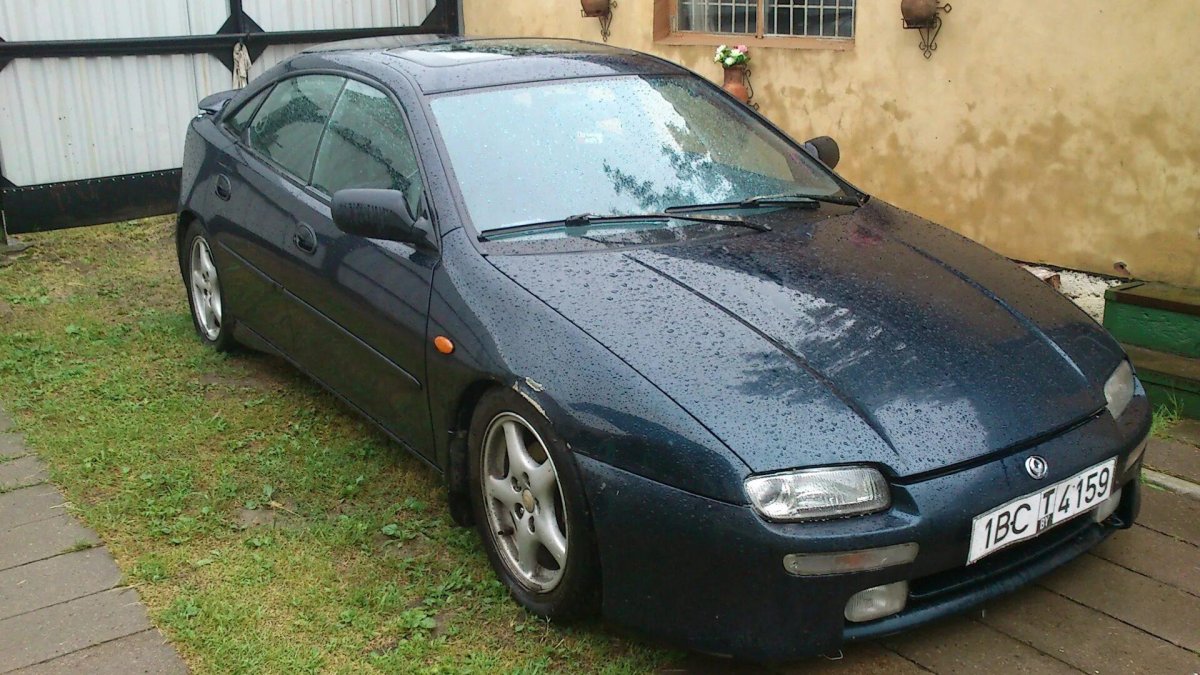 Mazda 323 1996