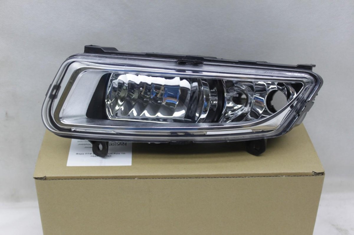 Фара противотуманная левая Volkswagen Polo 2015 - 2020