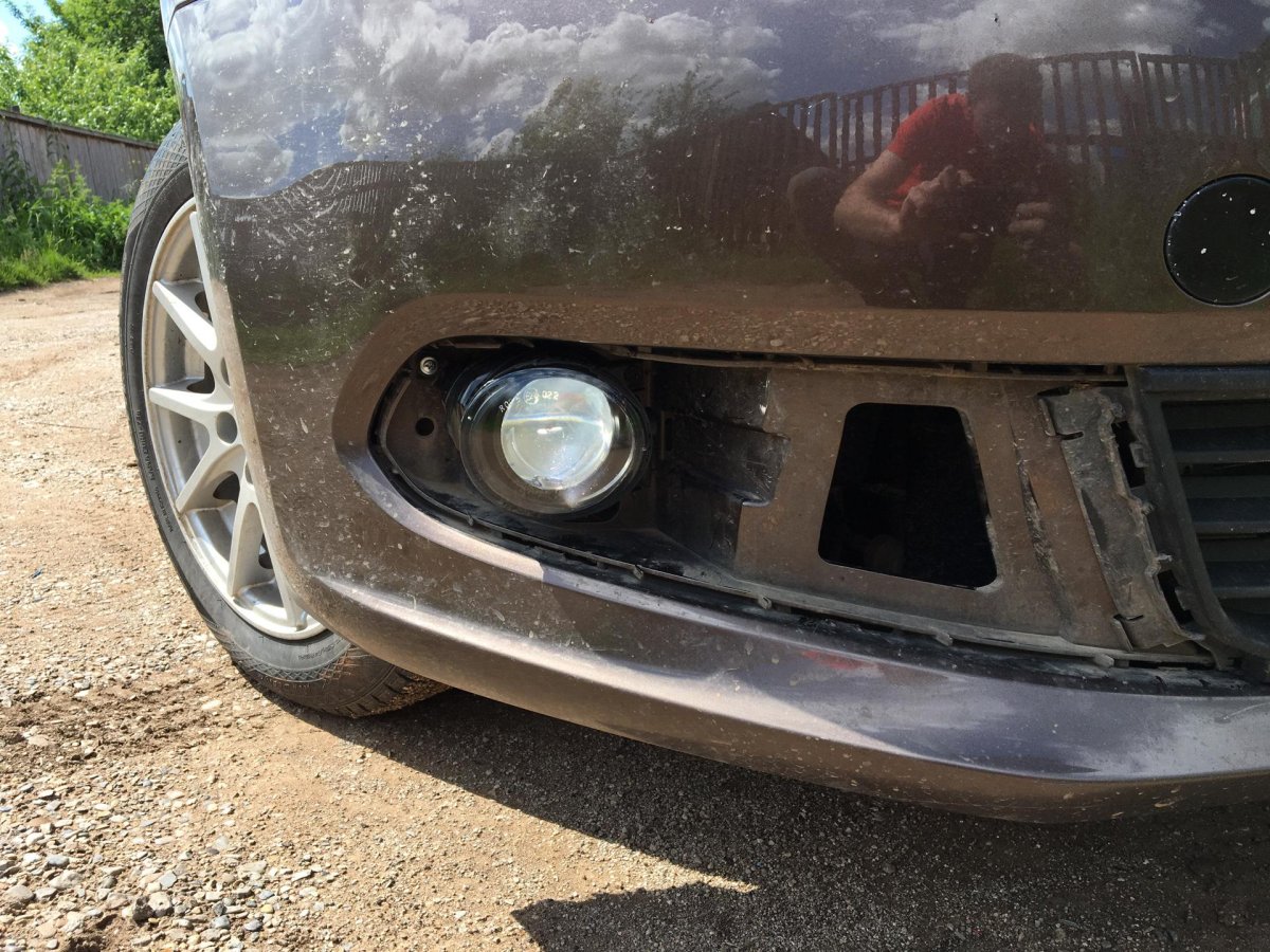 Линзы в ПТФ поло седан