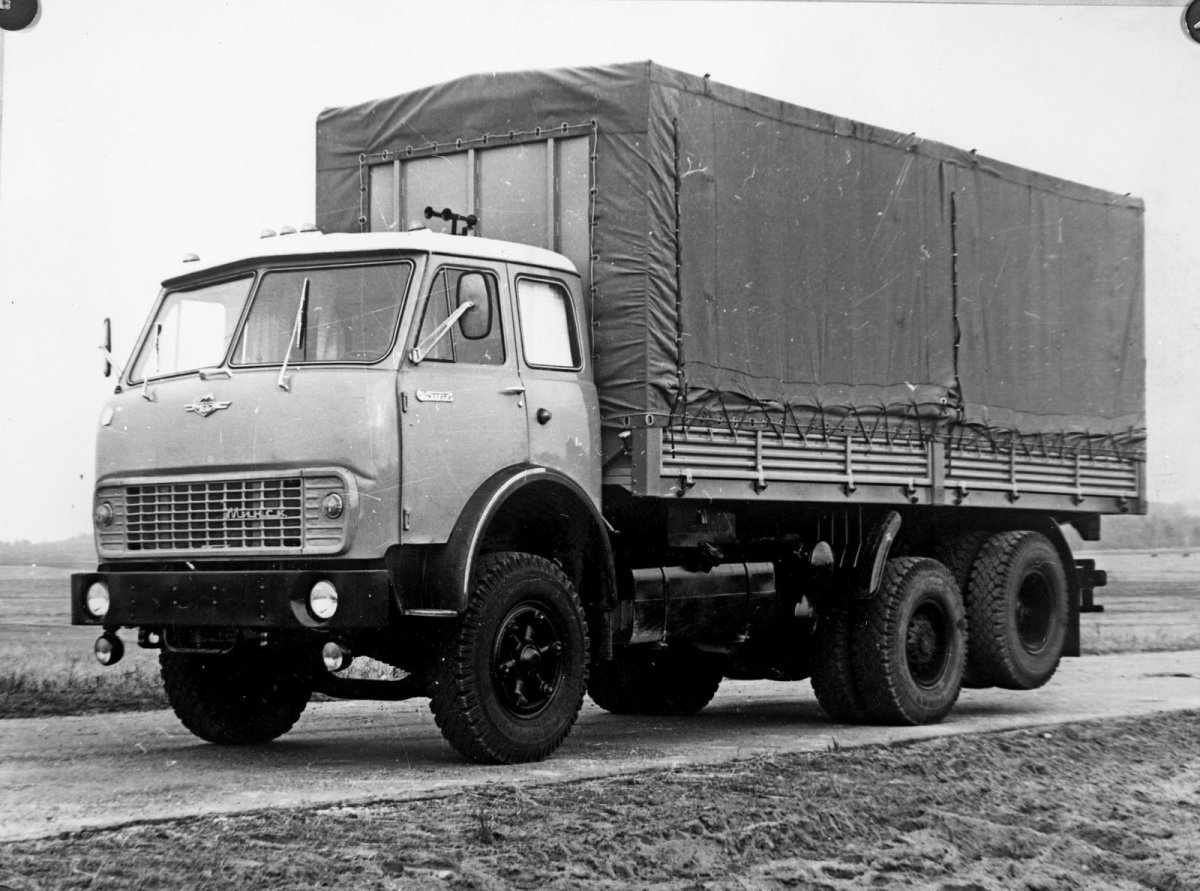 Грузовик МАЗ 516б