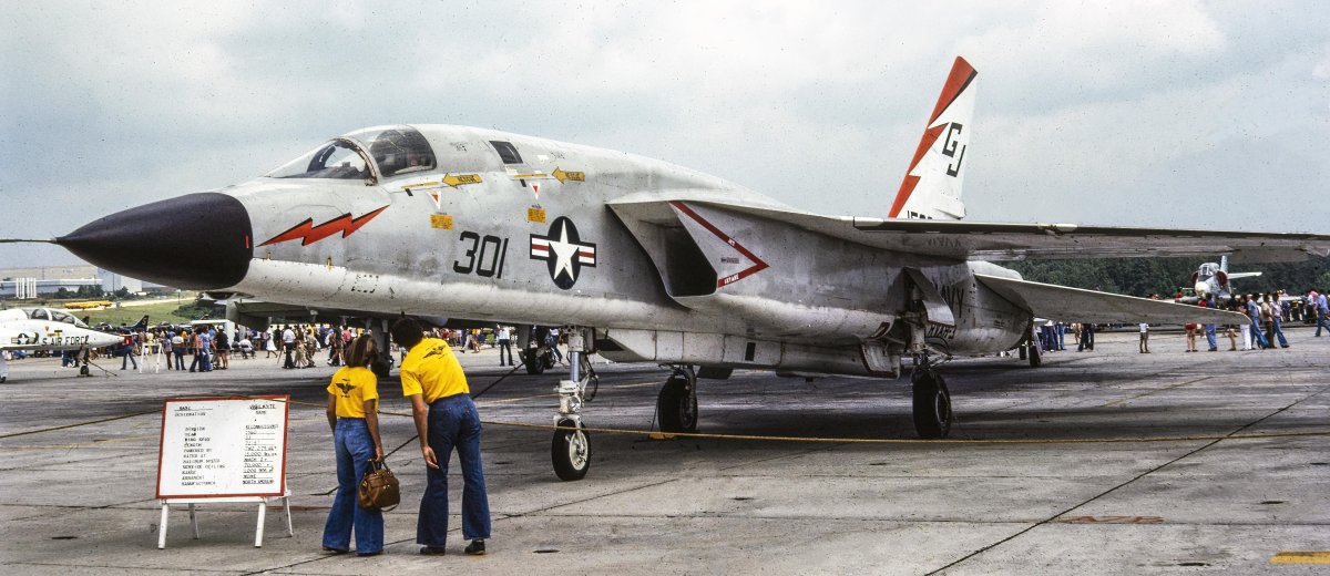 Самолет ra 85 085