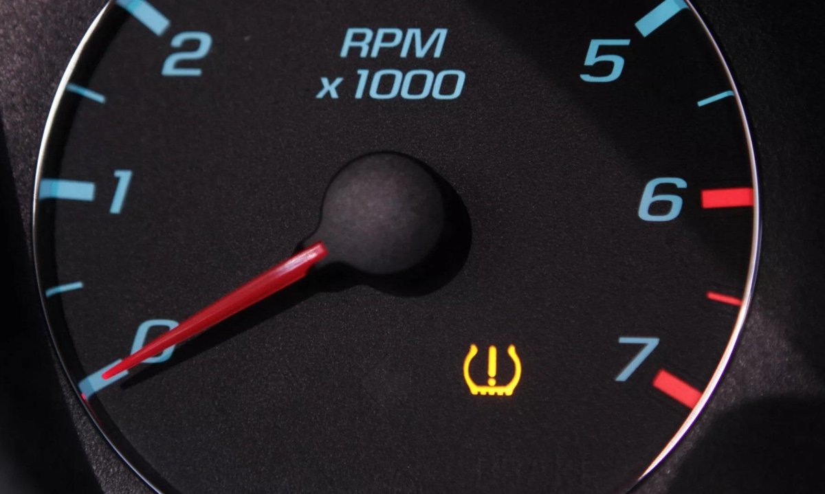 Датчик давления в шинах значок на панели приборов