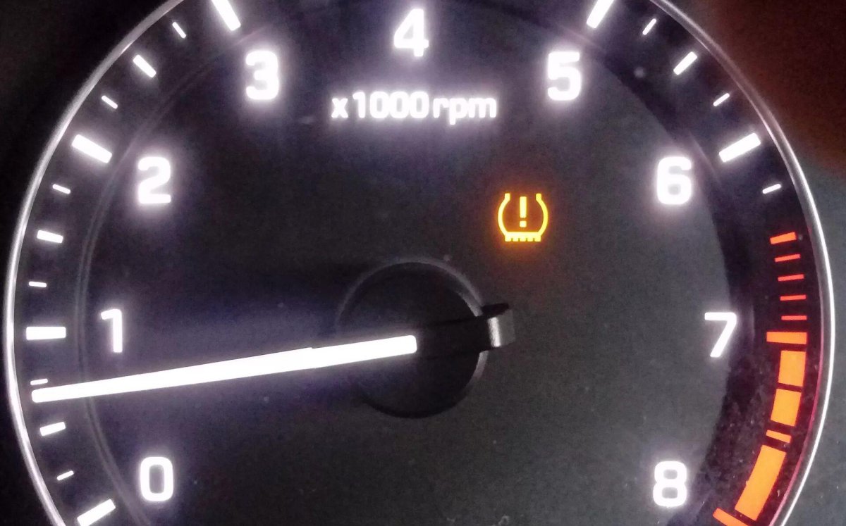 Индикатор низкого давления в шинах на Хендай