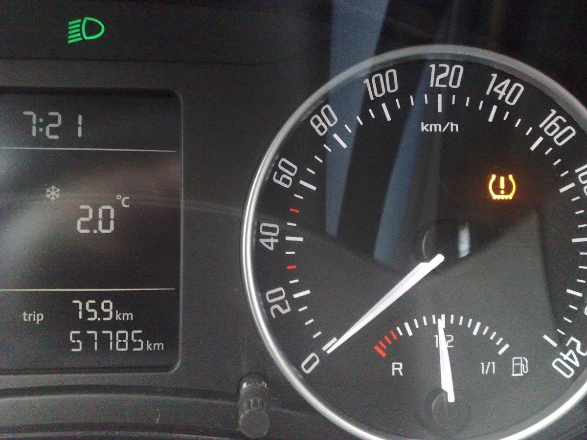 Skoda Octavia a7 индикатор давления