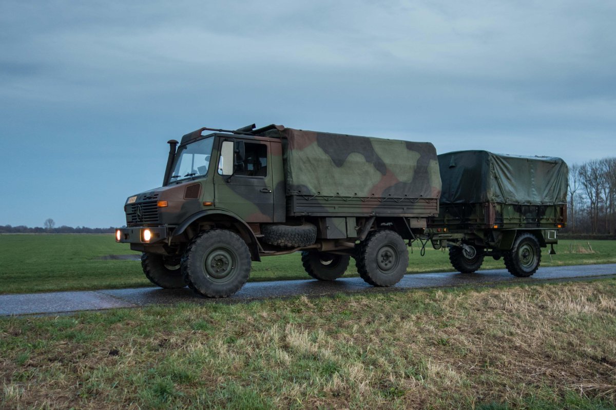 Военный грузовик Мерседес Unimog
