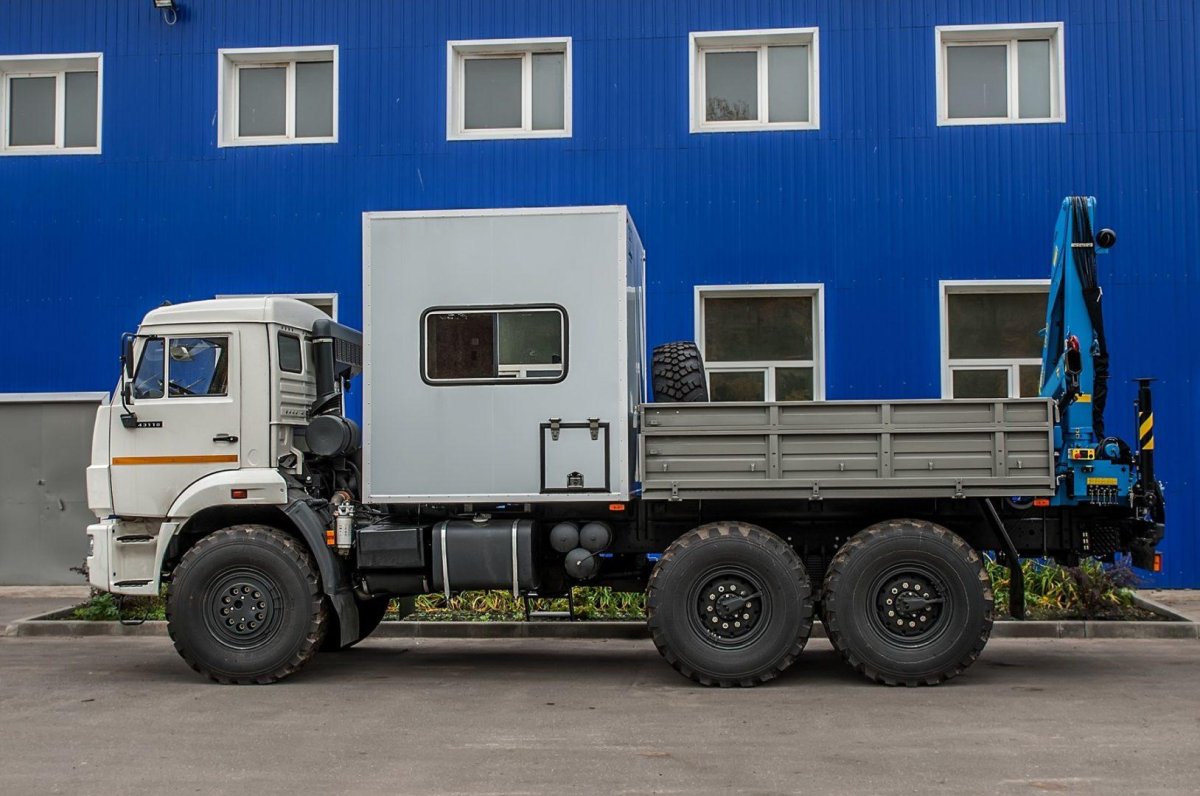 КАМАЗ 43118 ремонтная мастерская с КМУ