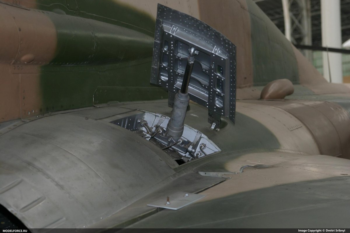 Миг 23 тормозные щитки