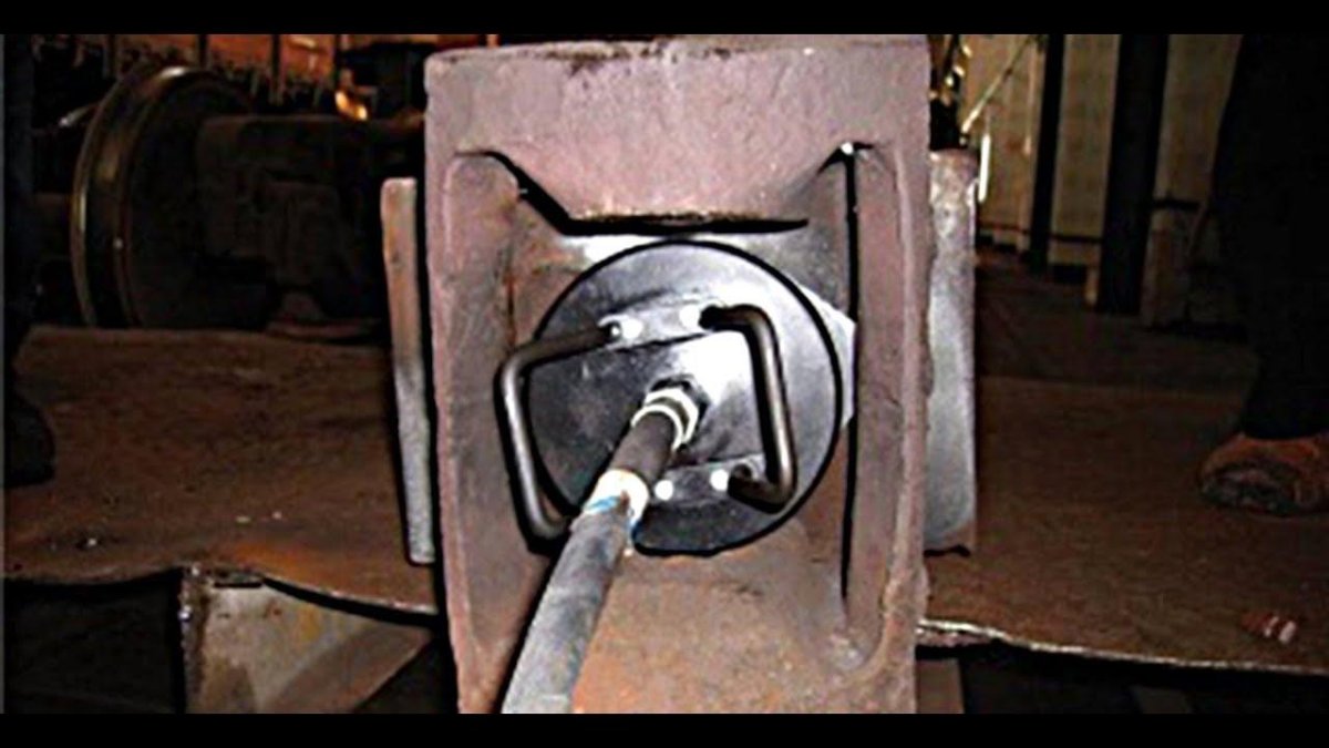 Съемник поглощающего аппарата автосцепки