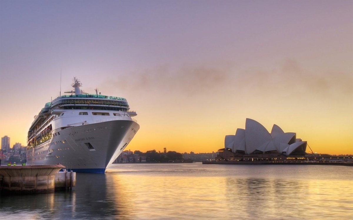 Rhapsody of the Seas лайнер