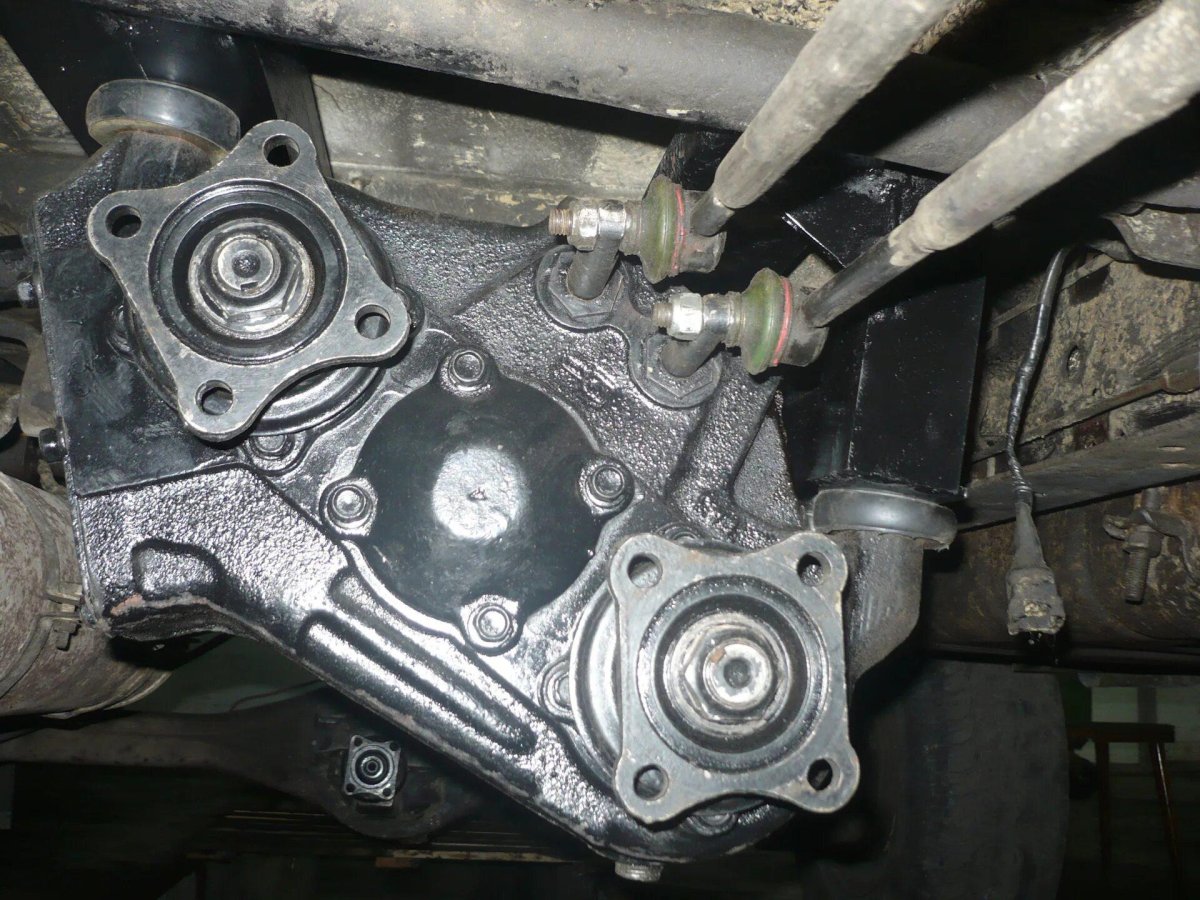 Крепление раздаточной коробки ГАЗ 66