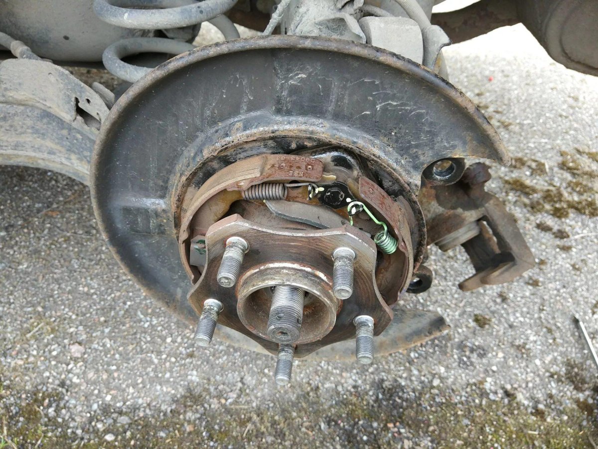 Рено Колеос колодки ручника