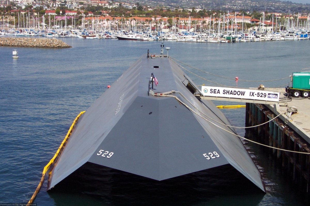 Американский стелс корабль