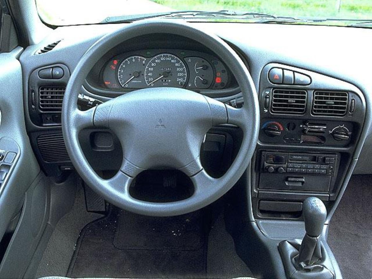 Mitsubishi Lancer vi 1992