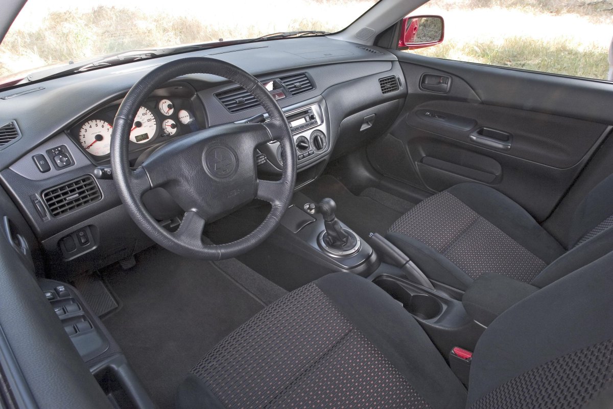 Mitsubishi Lancer 2005 салон