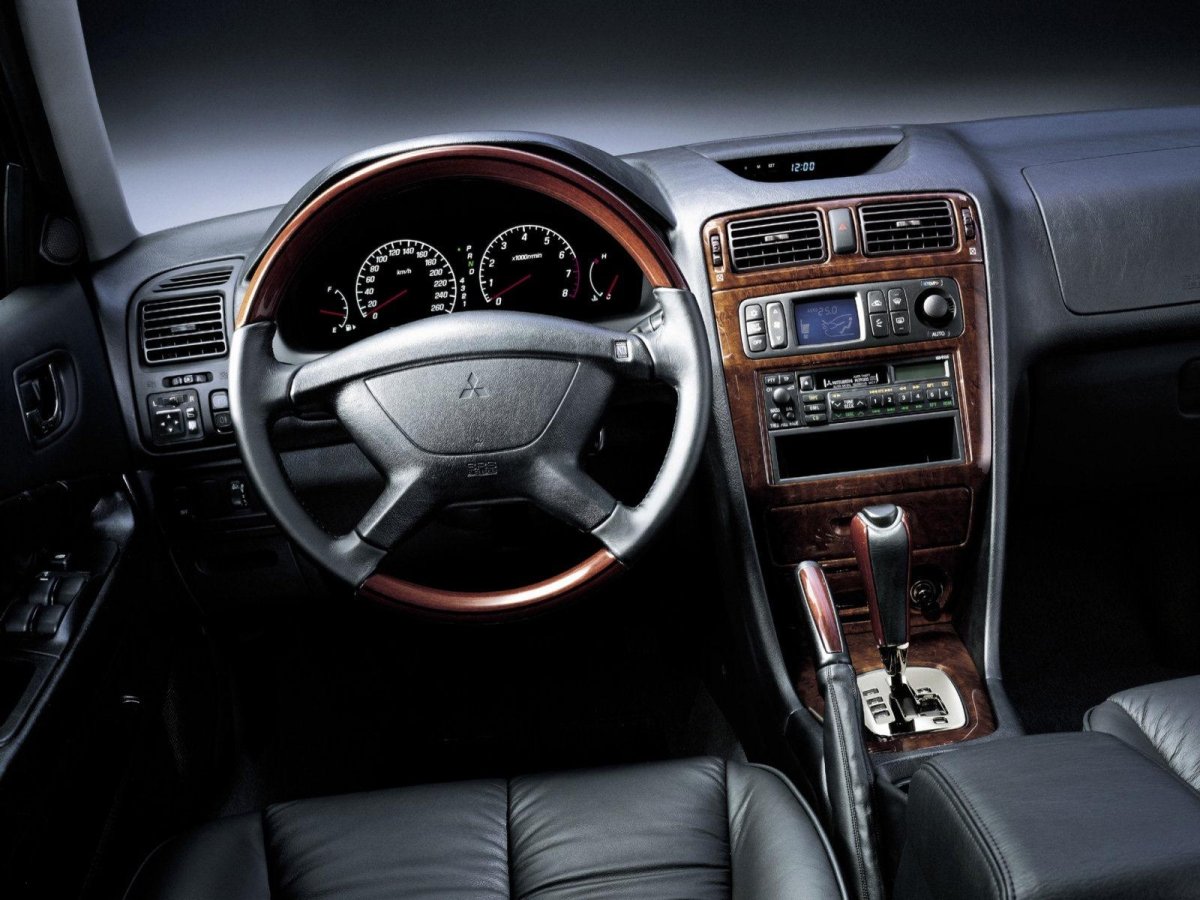 Митсубиси Галант 8 Рестайлинг салон