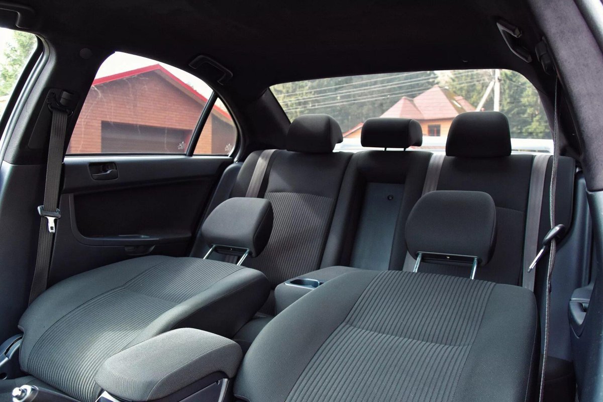 Lancer 10 салон сзади