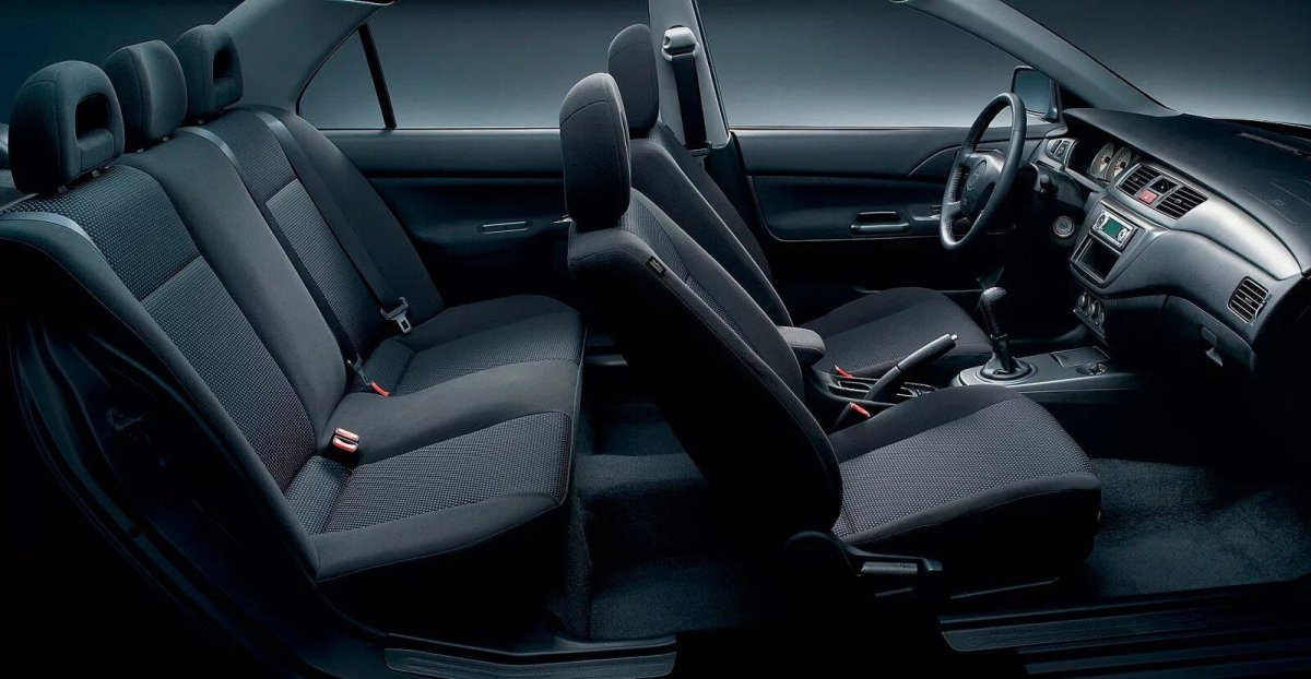 Ланцер 9 салон