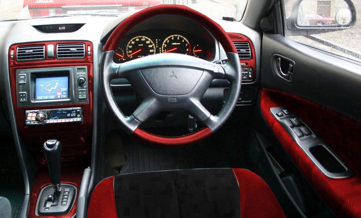 Mitsubishi Legnum VR-4 салон