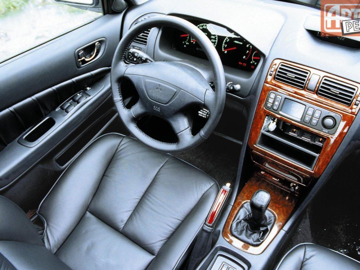 Mitsubishi Galant VIII салон