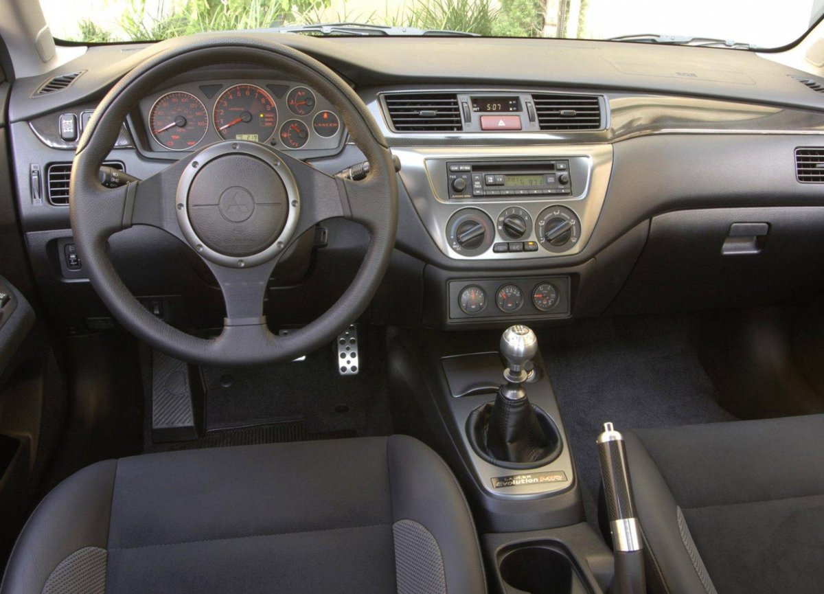 Мицубиси ланцер 9 салон