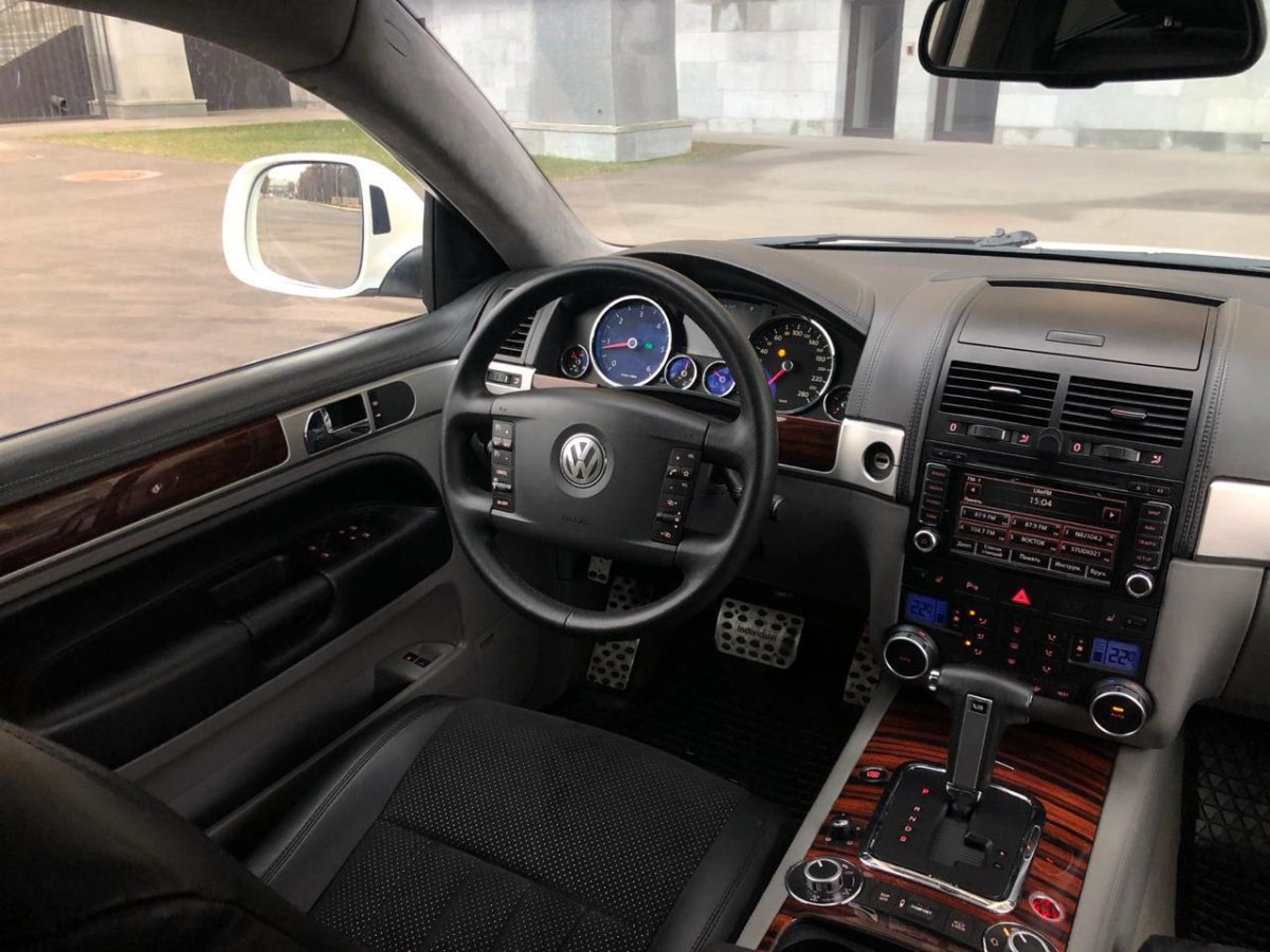 Volkswagen Touareg 2008 салон