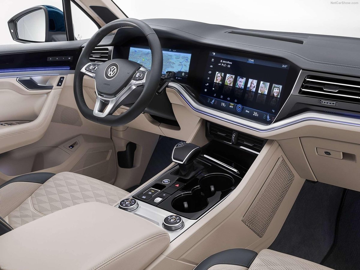 Volkswagen Touareg 2018 салон