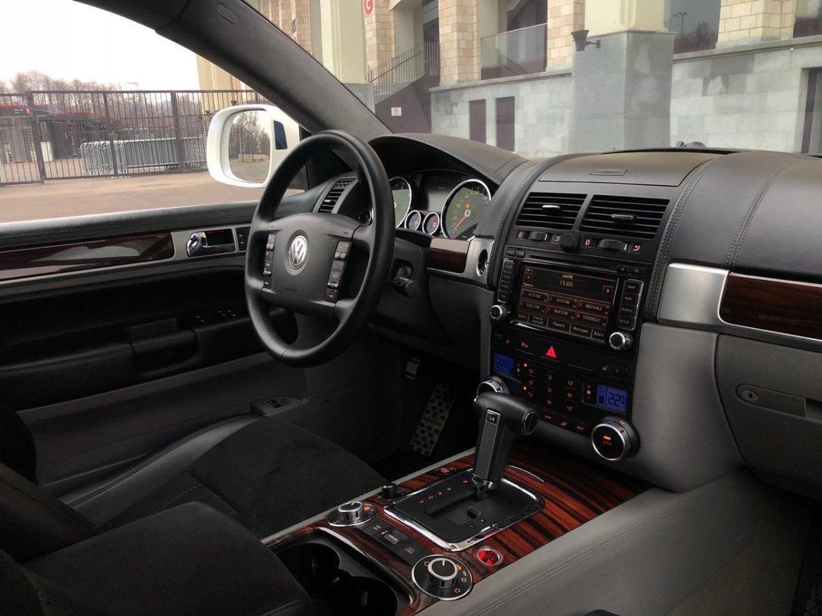 Volkswagen Touareg 2008 салон