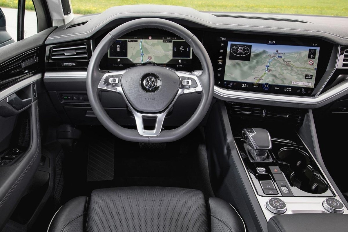 Volkswagen Touareg 2018 салон