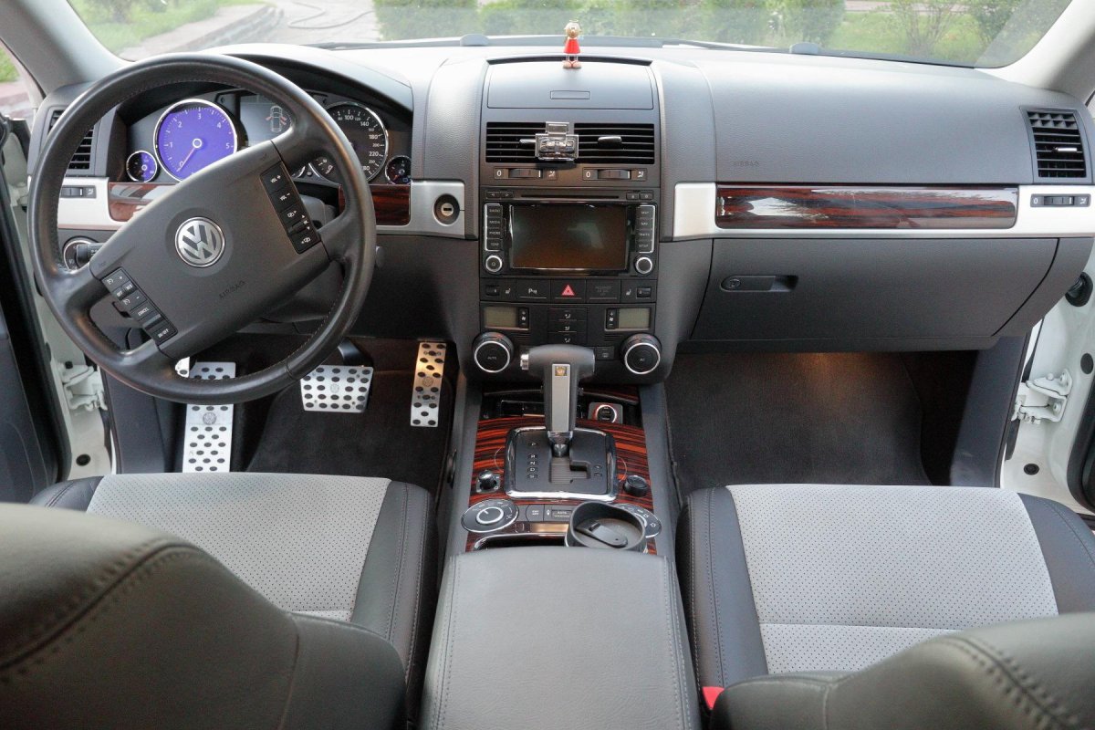 Фольксваген Туарег 2007 салон